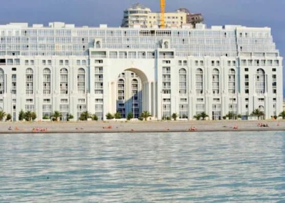 Urgently Short term rent 3-room apartment in Batumi