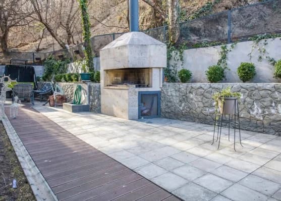 Urgently For rent 4-room apartment on Vera, in Tbilisi