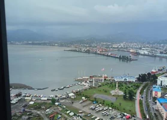 Urgently For sale 3-room apartment in Batumi