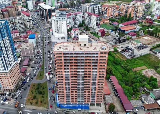 Urgently For sale 1-room apartment in Batumi thumbnail 4