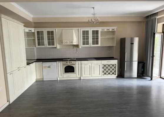 For sale 4-room apartment in Vake, in Tbilisi