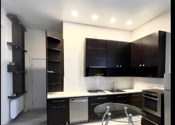 Urgently For rent 2-room apartment on Mtatsminda, in Tbilisi