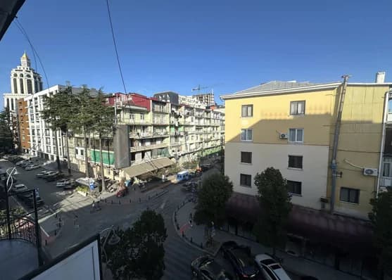 Urgently For sale 3-room apartment in Batumi