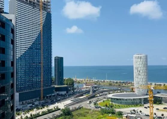 Urgently For sale 3-room apartment in Batumi
