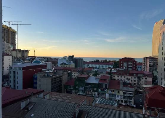 Urgently For sale 4-room apartment in Batumi