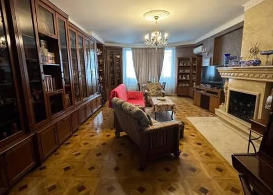 Urgently For sale 9-room apartment in Batumi
