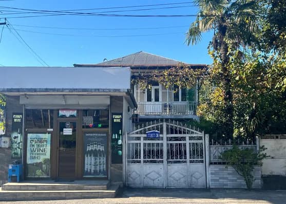 Urgently For rent 5-room apartment in Batumi