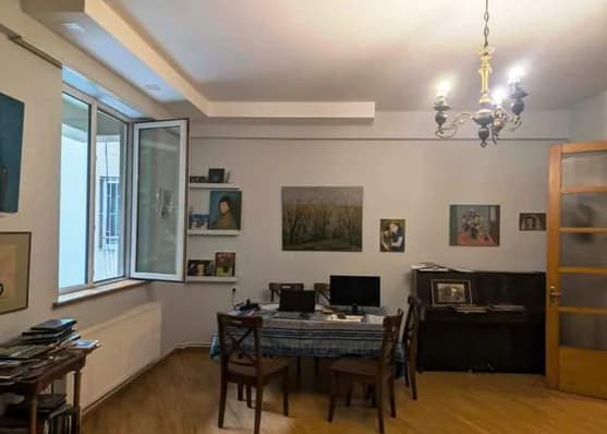 Urgently For sale 3-room apartment in Vake, in Tbilisi