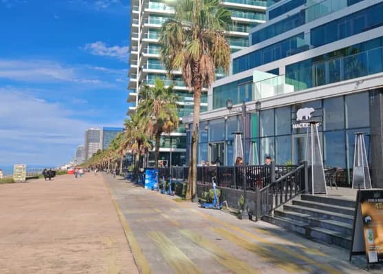 Urgently For sale 1-room apartment in Batumi thumbnail 5