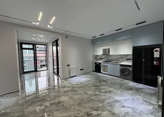 Urgently For sale 3-room apartment in Batumi thumbnail 2