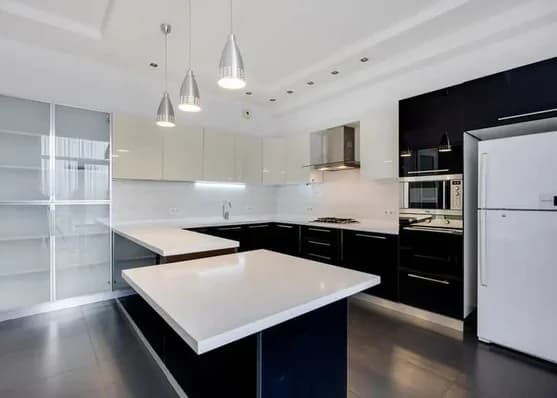 For sale 4-room apartment in Sololaki, in Tbilisi thumbnail 5