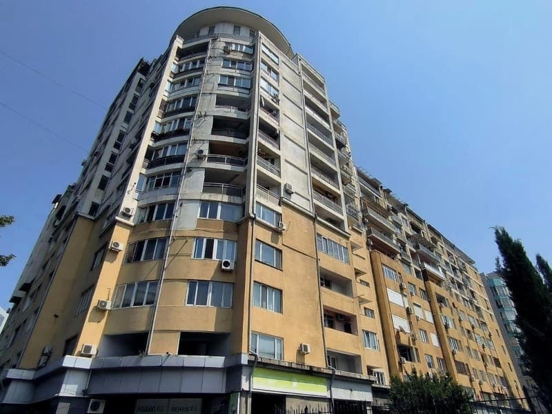 Vaja-Pshavela Ave, 70a, 70b