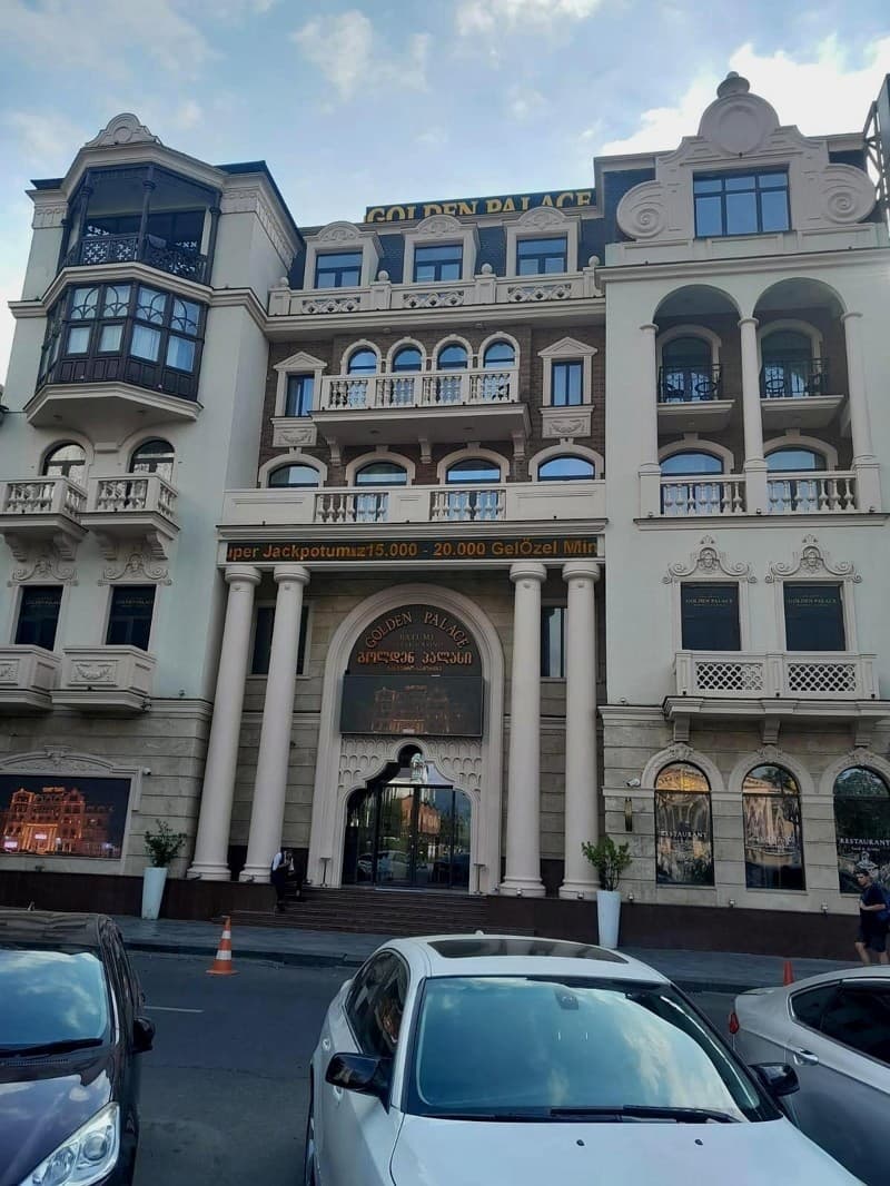 Golden Palace thumbnail 2