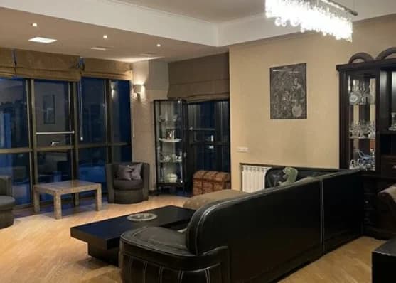 For sale 5-room apartment in Vake, in Tbilisi