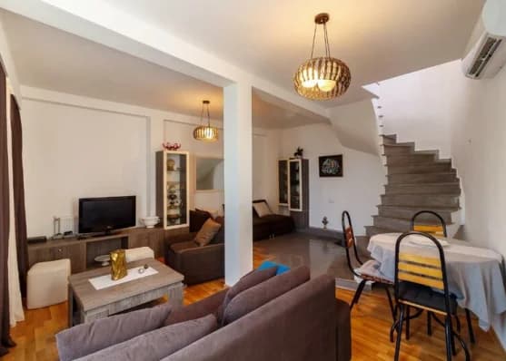 Urgently For rent 3-room apartment on Mtatsminda, in Tbilisi