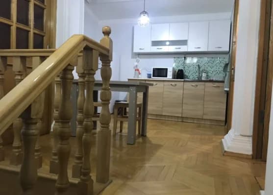 For sale 7-room apartment in Chugureti, in Tbilisi