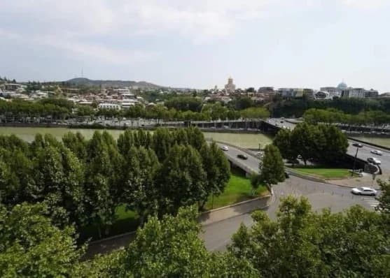 For sale 7-room apartment on Mtatsminda, in Tbilisi