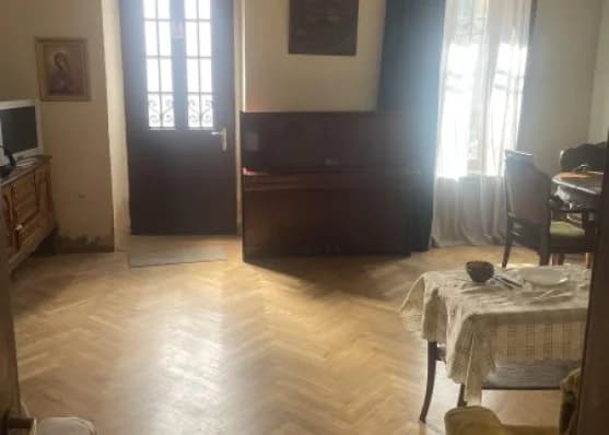Urgently For sale 3-room apartment in Chugureti, in Tbilisi