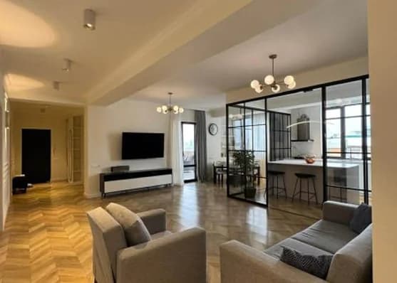 For sale 4-room apartment in Vake, in Tbilisi