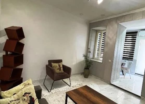 Urgently For sale 2-room apartment in Chugureti, in Tbilisi