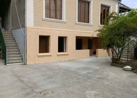 For rent 10-room house in Kutaisi